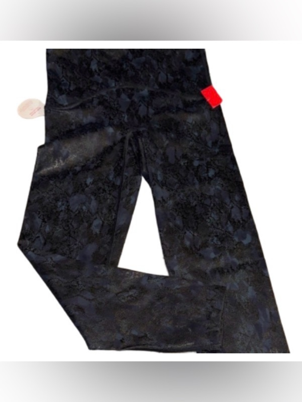 SPANX  7/8 length booty boost Black Patterned leggings